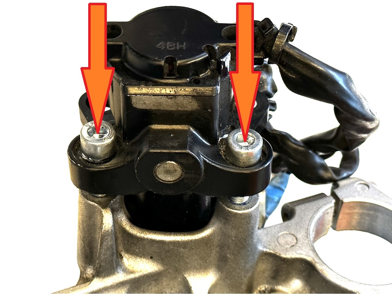 Bulloni di taglio / bulloni a scatto dell'immobilizzatore per moto Yamaha servizio di rimozione + nuovi bulloni - Clicca l'immagine per chiudere